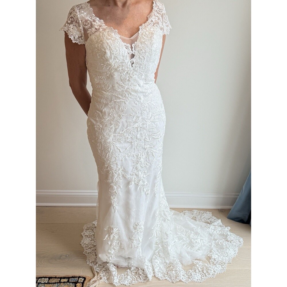 MERRY’S Lace Wedding Dress-Chapel Train-10; Fits Street Size 4 - Picture 3 of 14